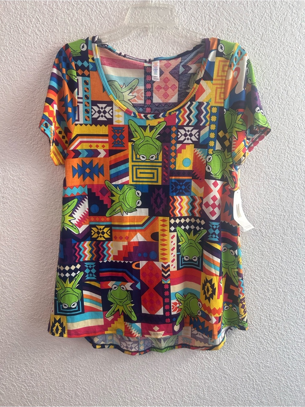 NWT Disney Classic Tee LuLaRoe Kermit the Frog Colorful Geometric Top Size M